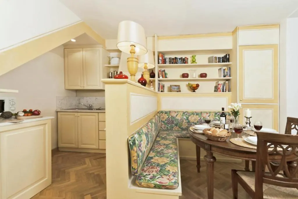 Oriuolo Giotto Apartment Florence Italy
